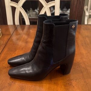 Tory Burch Black Leather Banana Chelsea Boots size 9 price is firm